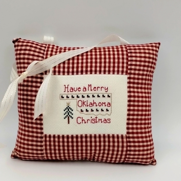 Christmas hanging pillow Oklahoma Christmas 8x7 - Picture 1 of 6